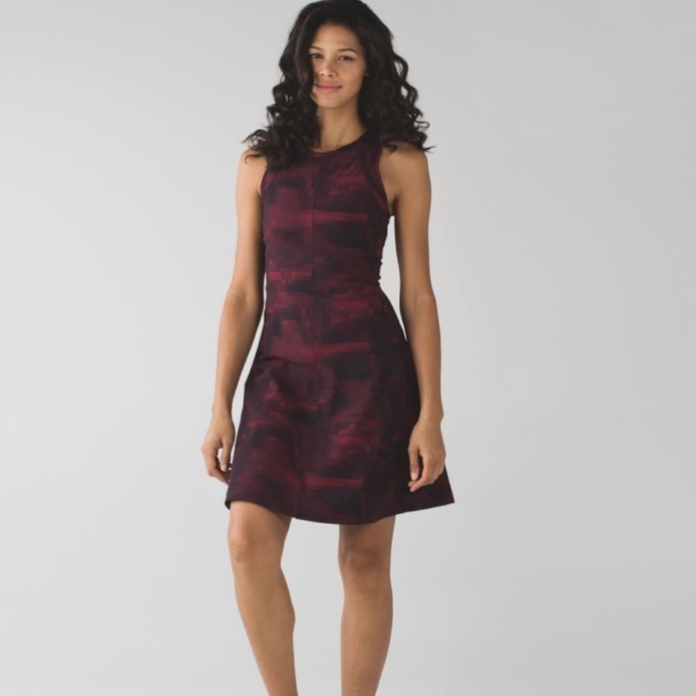 Lululemon & Go Til Dawn Dark Red Dress Size 8 Red Pixel Berry Rumble Black Tank